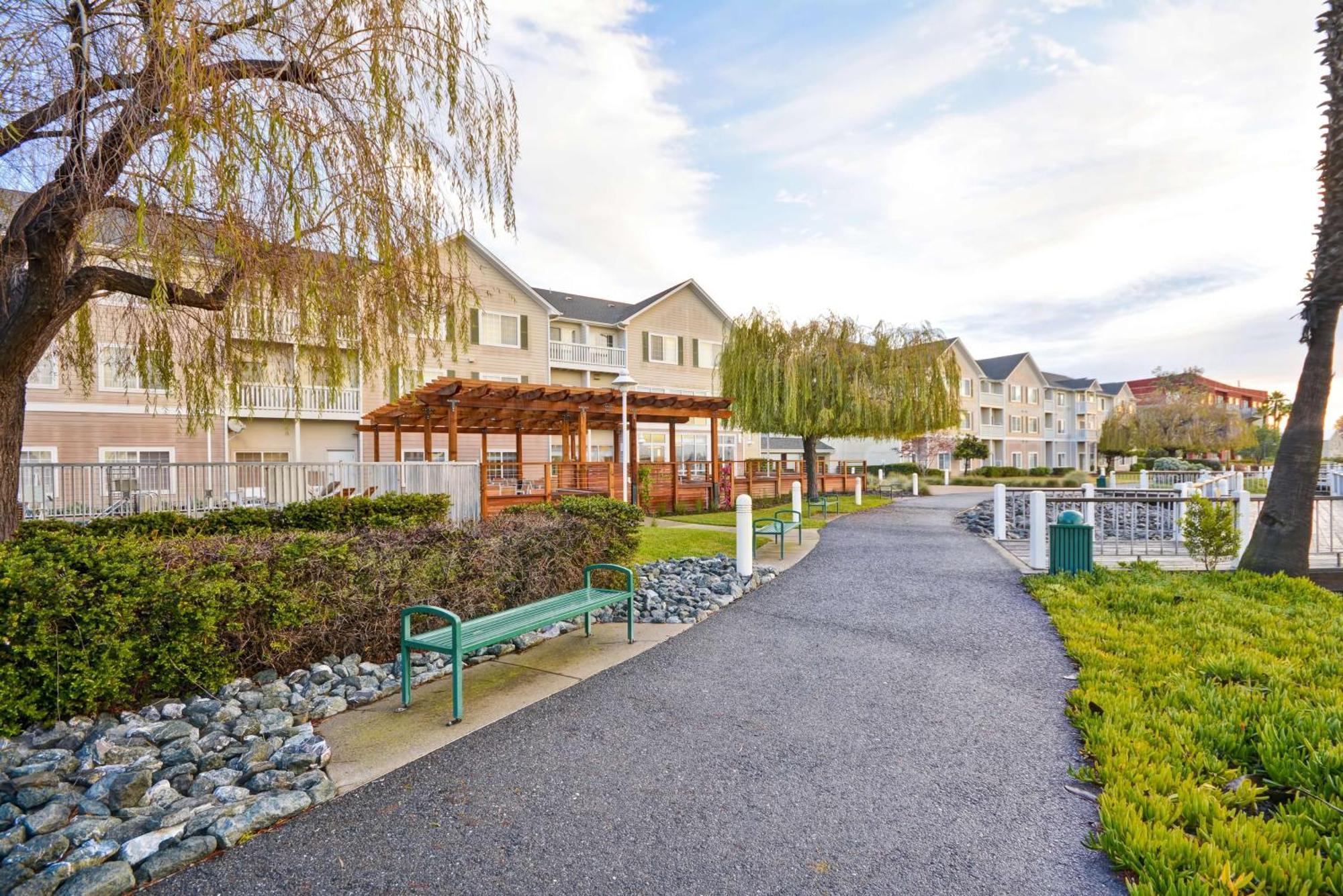 Homewood Suites By Hilton - Oakland Waterfront Exterior photo